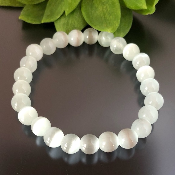 White Cat Eye 8mm Natural Stone Beads Stretchable Bracelet - Picture 1 of 3
